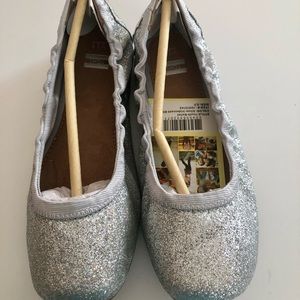 TOMS ballerina flats shoes NEW Girls. Size 2.5